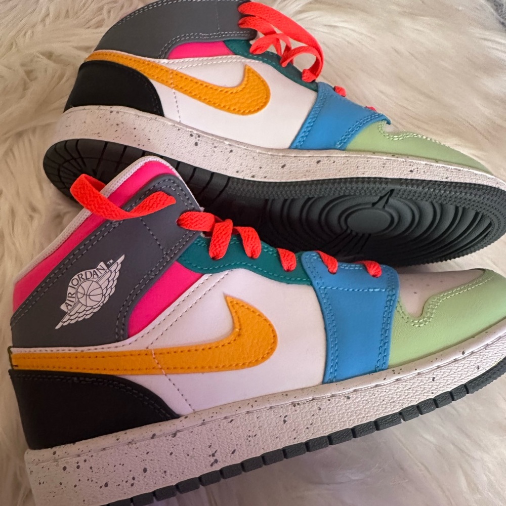 BNWT Colorful Nike